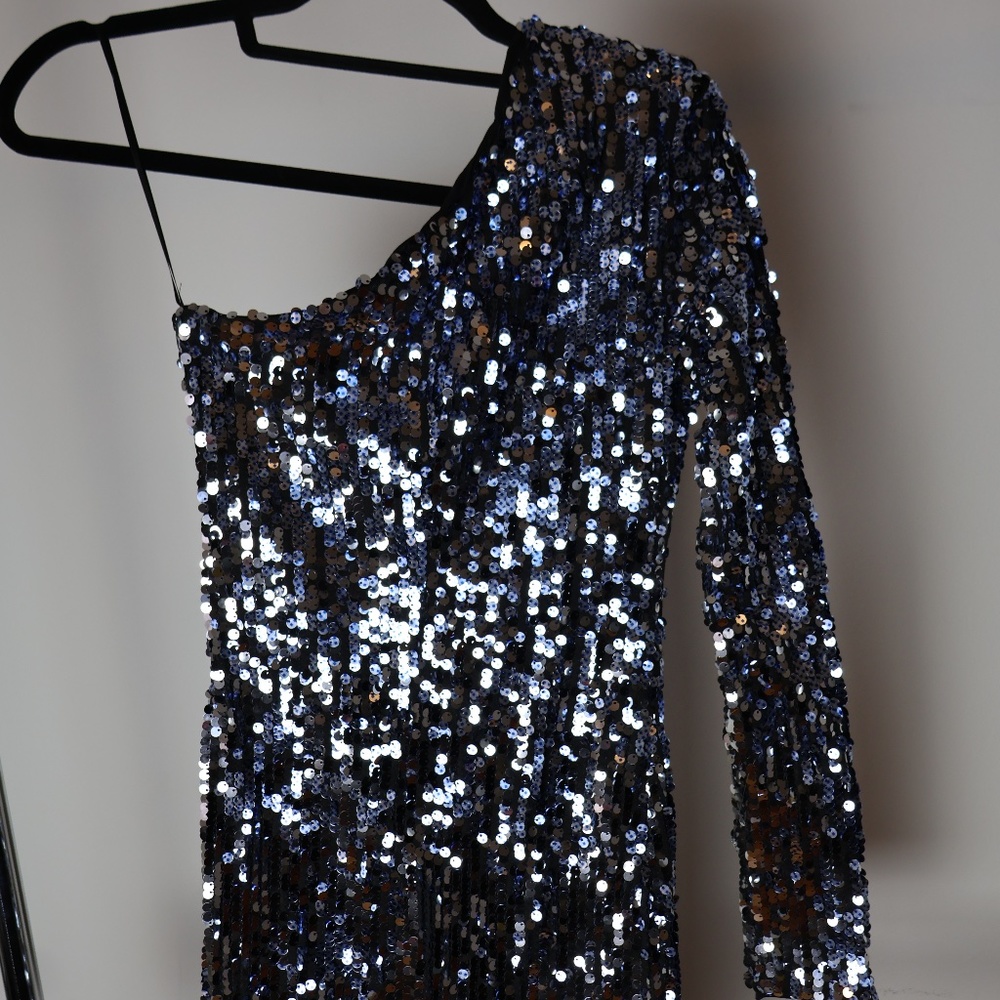 DRESS THE POPULATION BLUE/SILVER SEQUIN ONE SHOULDER DRESS